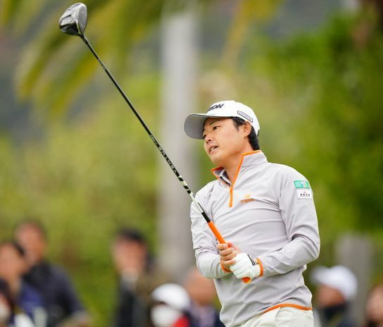 プロゴルファー小浦和也選手の来年度のシードを獲得
